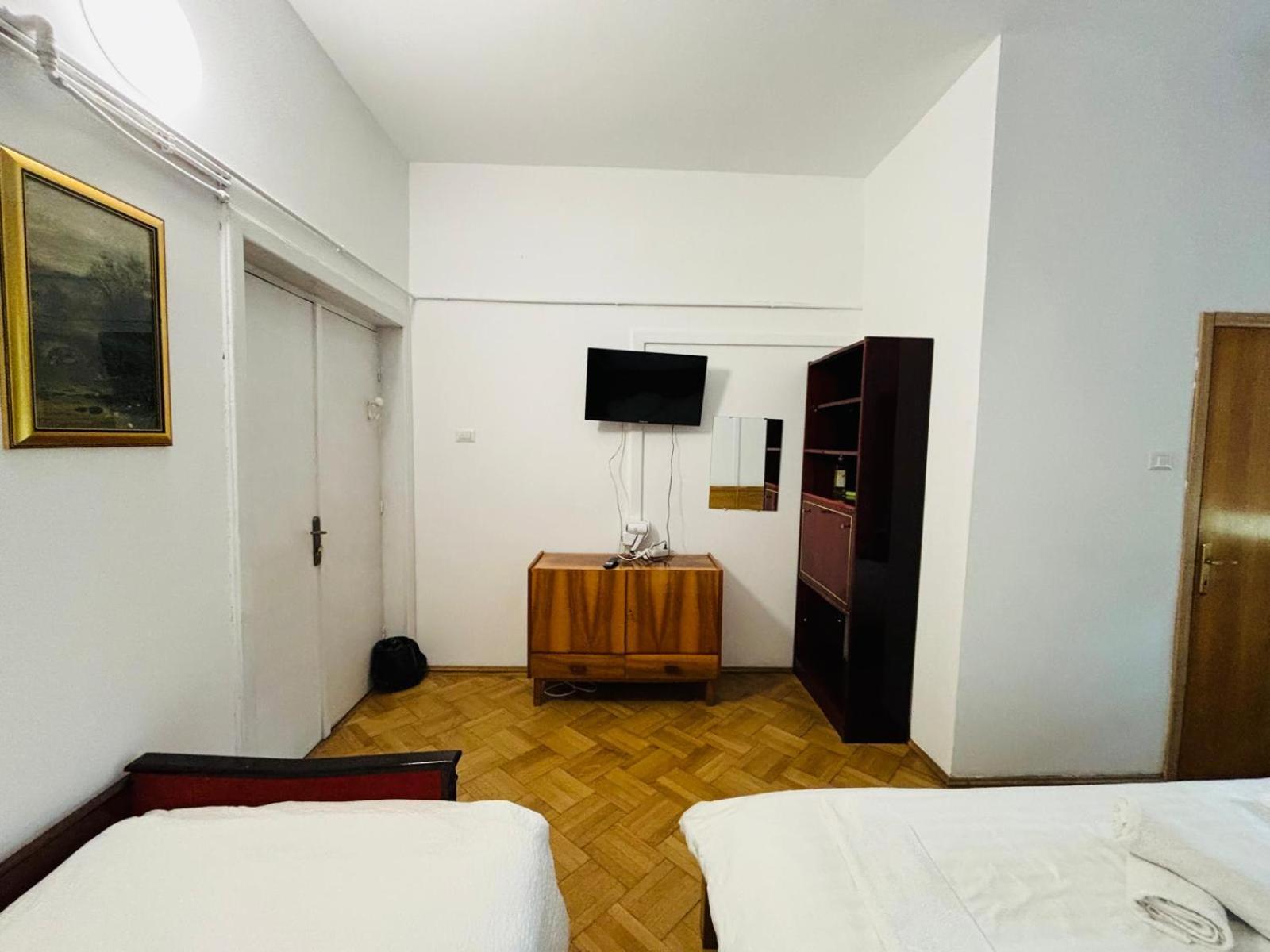 Iancu Apartment *