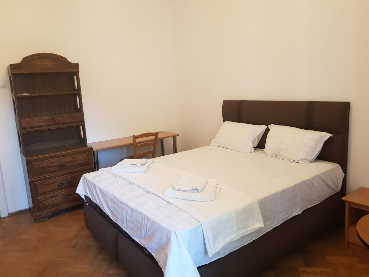Iancu Apartment