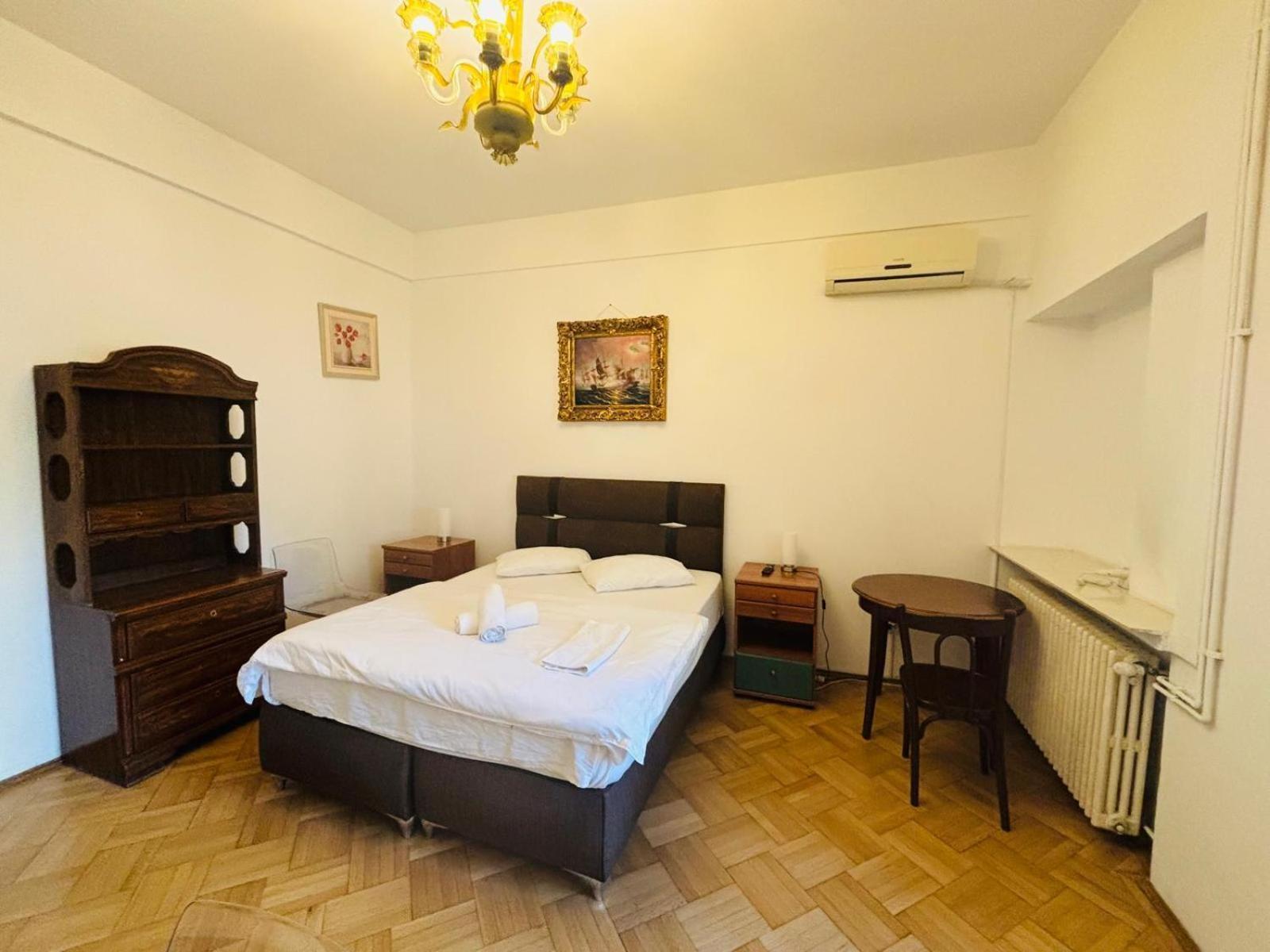 Iancu Apartment
