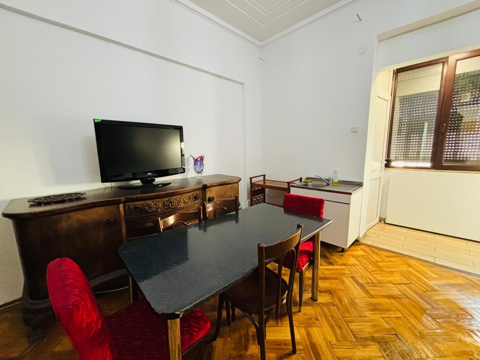 Iancu Apartment